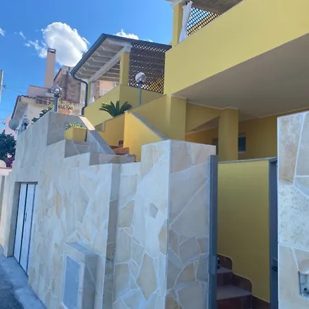 La Casa Gialla Apartment