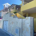 La Casa Gialla Кала-Гононе